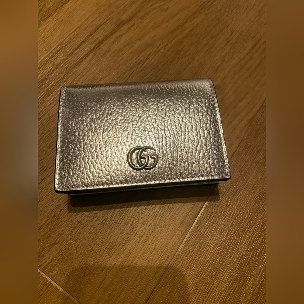 Gucci GG Marmont Metallic Silver leather wallet